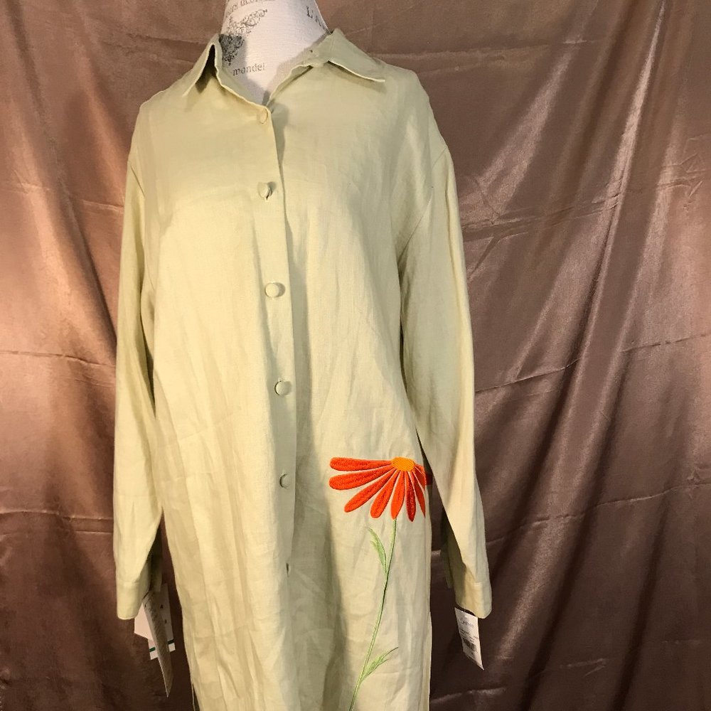 NWT Linen dress/tunic with fun embroidered flower.